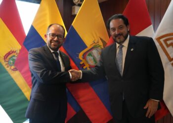Secretaría General de la Comunidad Andina y Organización Latinoamericana y Caribeña de Energía firman convenio para fortalecer la integración energética en la región.